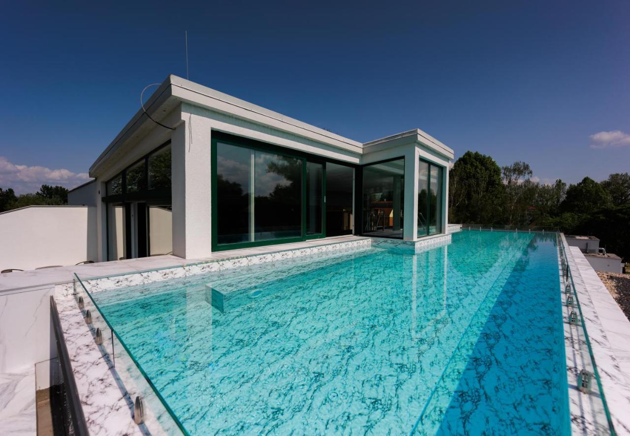 Villa Bauhaus Gold Siofok Exterior photo